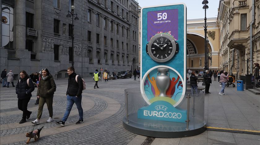 Contagem decrescente para o Euro 2020 em São Petersburgo. Foto: Anatoly Maltsev/EPA
