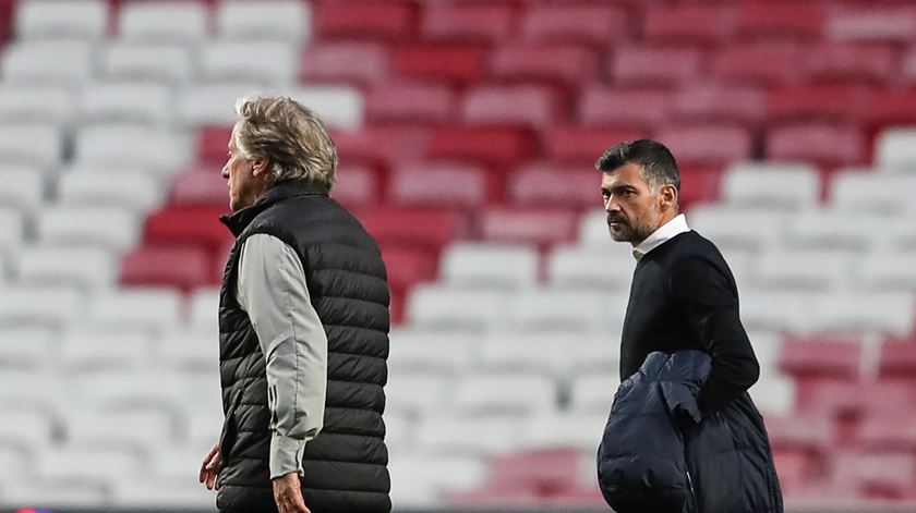 Jorge Jesus e Sérgio Conceição estão castigados. Foto: Mário Cruz/Lusa