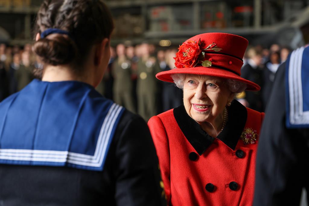 Rainha Isabel II visita porta-aviões "HMS Queen Elizabeth" em Portsmouth - maio 2021 Foto: Jay Allen/Marinha do Reino Unido