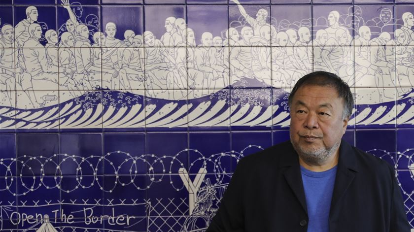 Uma das representações de Ai Weiwei são barcos dos refugiados em bambu. Foto: Miguel A. Lopes/EPA