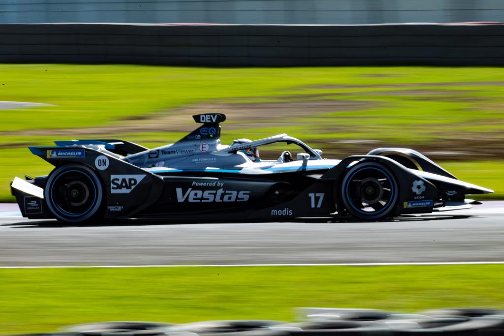 Nyck de Vries, Mercedes-Benz EQ, é o novo campeão do mundo de Fórmula E. Foto: Carlos Ramirez/EPA