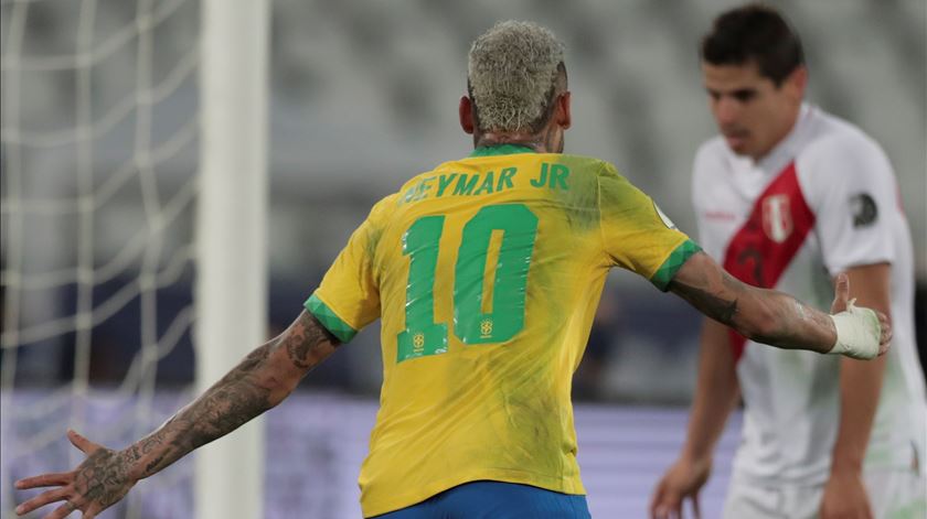 Neymar assistiu e assumiu preferência pela Argentina. Foto: Andre Coelho/EPA