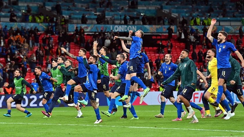 Itália derrota a Espanha nas grandes penalidades no Euro 2020. Foto: Justin Tallis/EPA
