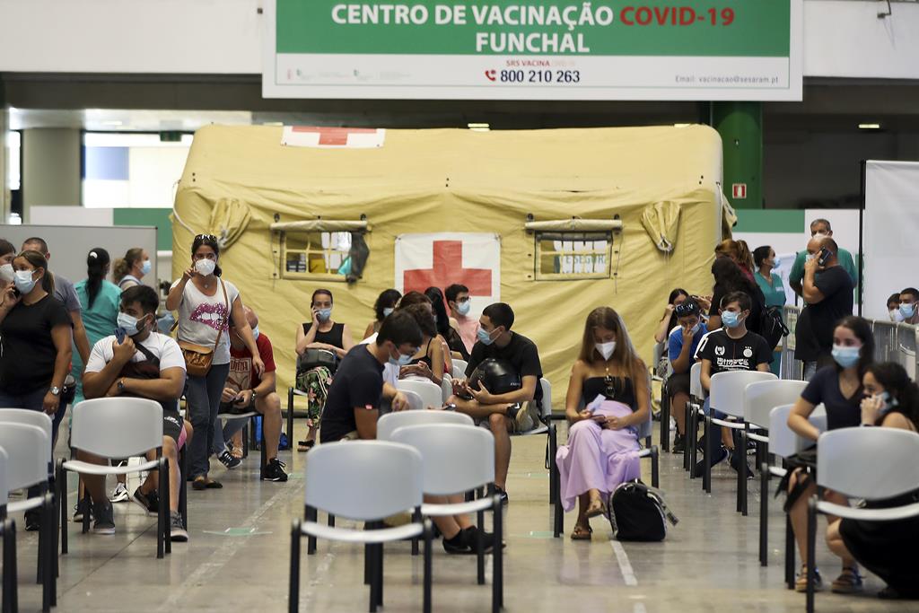 Madeira não pretende avançar, para já, com vacinação de menores de 12. Foto: Homem de Gouveia/Lusa