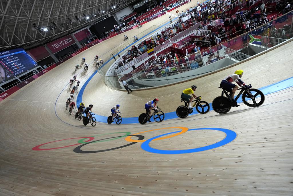 Imagem de prova de ciclismo nos Jogos Olímpicos Tóquio. Foto: Christopher Jue/EPA