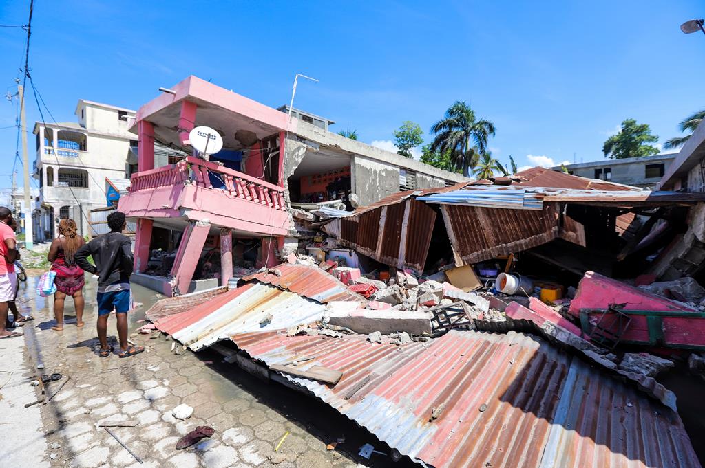 Danos avultados e muitas vítimas no Haiti. Foto: Ralph Tedy Erol/EPA