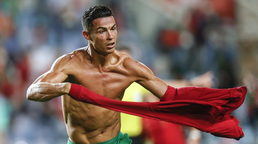 Ronaldo ultrapassou o iraniano Ali Daei como melhor marcador de sempre, em jogos de seleções Foto: António Cotrim/Lusa