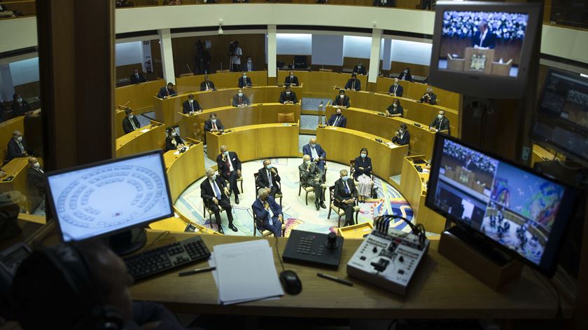 Parlamento dos Açores inicia debate do Orçamento