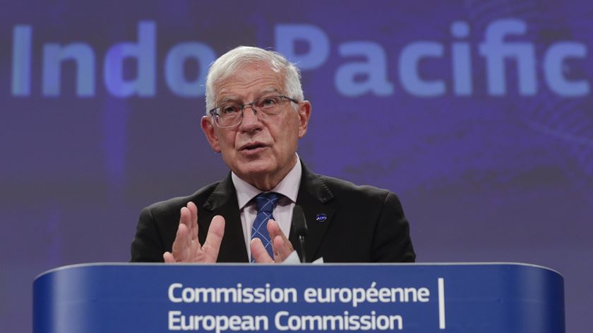 Alto representante da UE para os assuntos estrangeiros Josep Borrell (16/02/2022). Foto: Olivier Hoslet/EPA