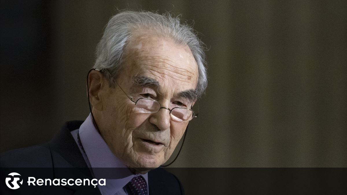 Morreu Robert Badinter, antigo ministro francês que aboliu a pena de morte