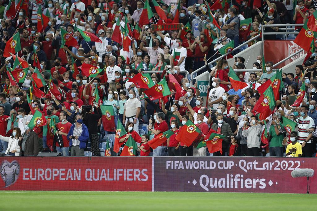 Bancadas cheias no Portugal - Luxemburgo no estádio Algarve. Foto: António Cotrim/EPA