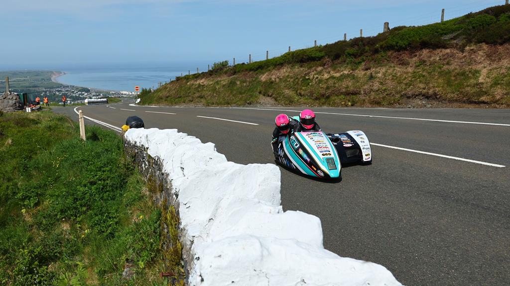 Britânico morre durante tradicional corrida de motos na Ilha de