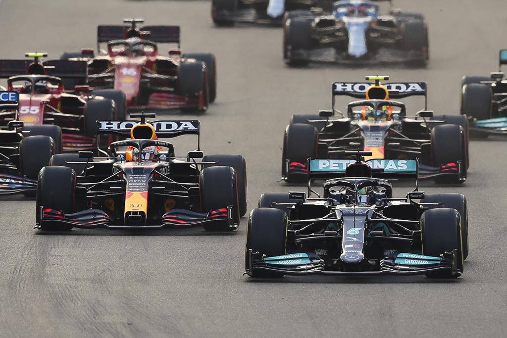 Lewis Hamilton Max Verstappen Formula 1 fórmula GP Grande Prémio de Abu Dhabi. Foto: Ali Haider/EPA