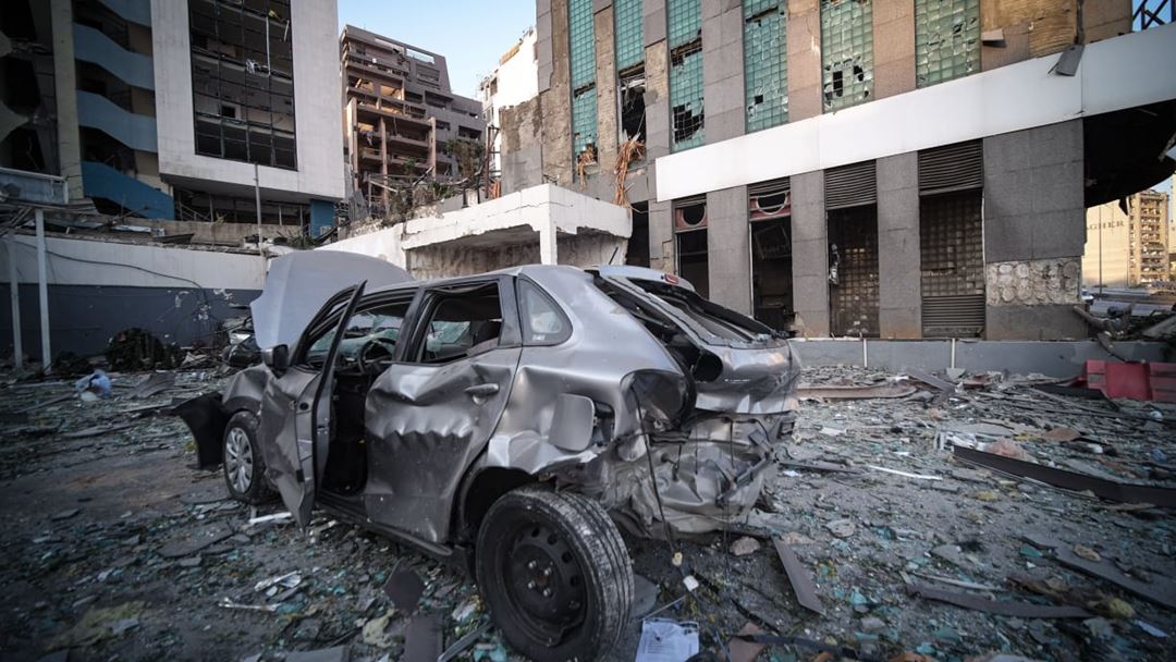 João Sousa, um fotojornalista português, residente em Beirute, escapou ileso às duas fortes explosões que, na terça-feira ao final do dia, abalaram a capital libanesa.