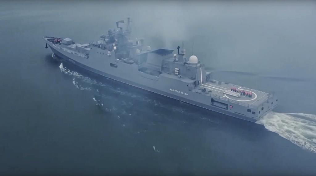 Os exercícios incluem navios de combate, mais de 60 aviões e mil peças de equipamento militar. Foto: Ministério da Defesa russo/EPA
