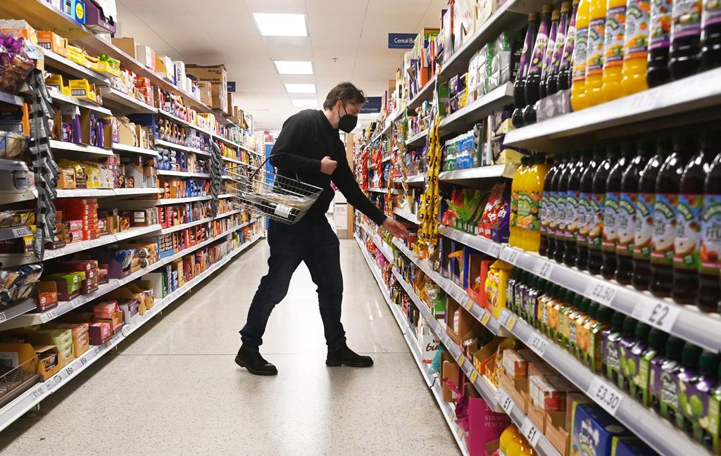 Consumidores - compras. Foto: Neil Hall/EPA