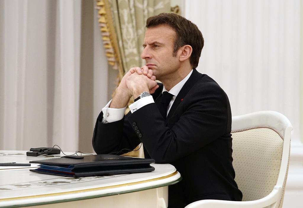 Emmanuel Macron na reunião com Vladimir Putin Foto: Kremlin Pool / Sputnik / Pool/EPA