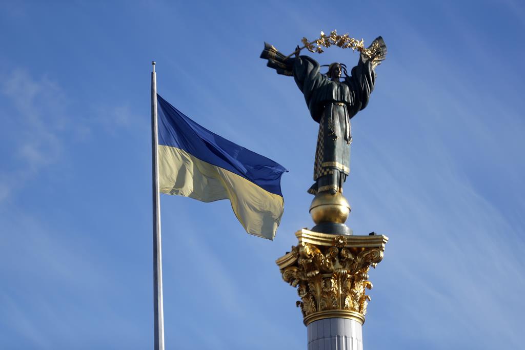 Monumento da Independência na praça central em Kiev. Foto: Zurab Kurtsikidze/EPA