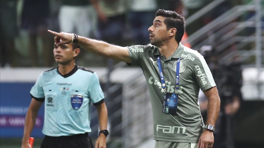 Em dois jogos no Brasileirão, o Palmeiras de Abel Ferreira soma uma derrota e um empate. Foto: Sebastiao Moreira/EPA