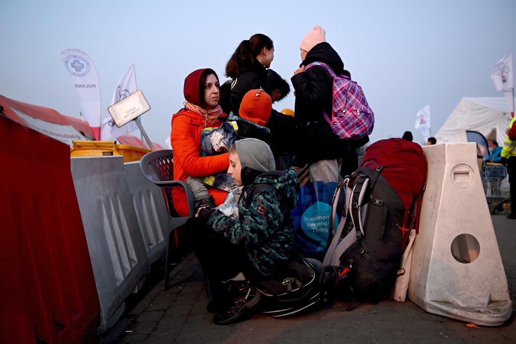 Refugiados da Ucrânia em Medyka. Foto: Darek Delmanowicz/EPA