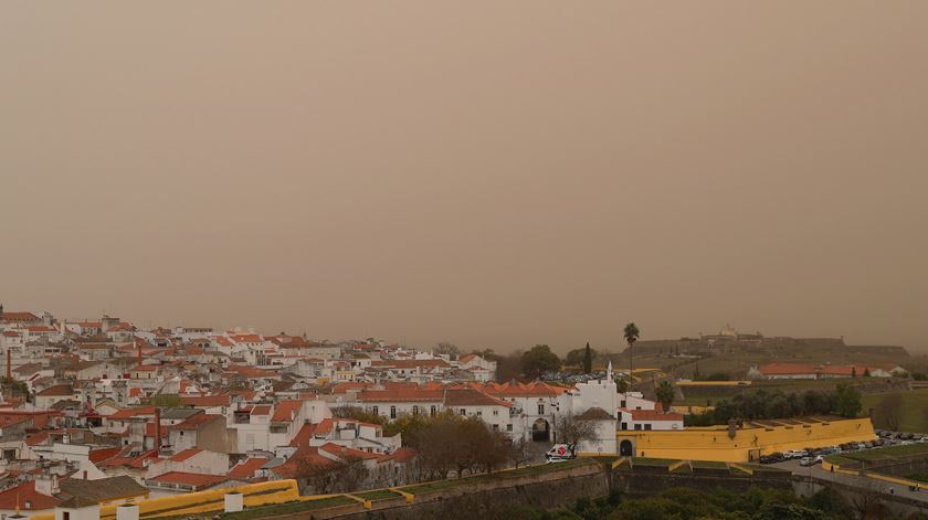 Partículas de areia do deserto atingem Portugal. Foto: Nuno Veiga/Lusa