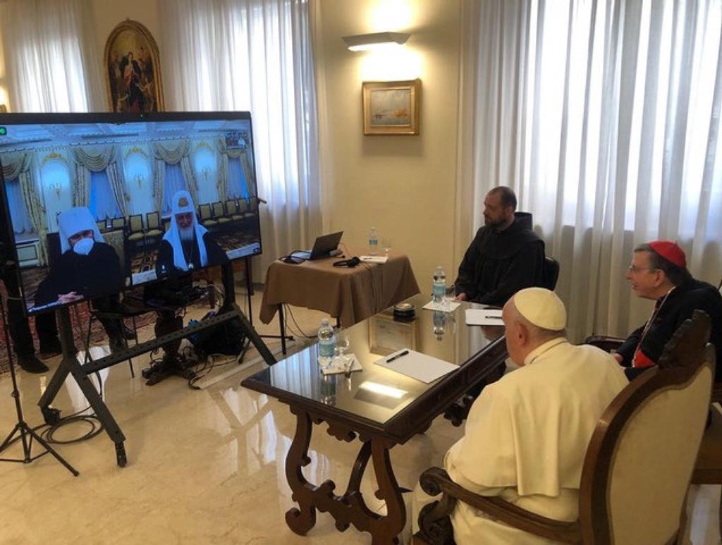 O Papa Francisco e o Patriarca ortodoxofalaram, recentemente, através de vídeoconferência. Foto: Vatican Media/EPA