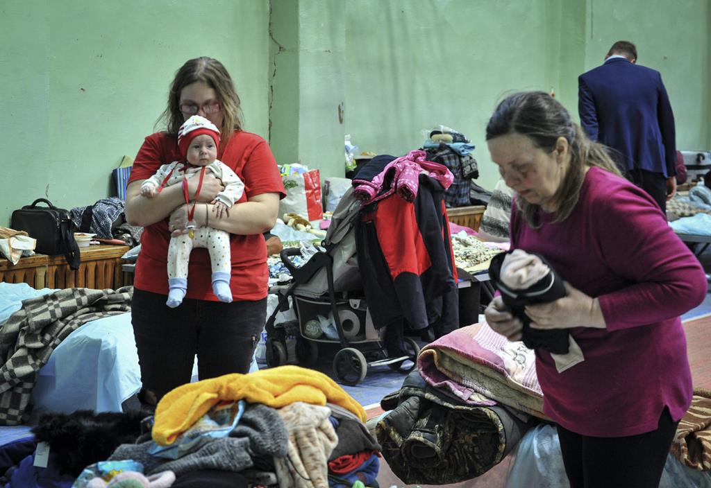 Refugiados de Mariupol, Ucrânia. Foto: Arkady Budnitsky/EPA