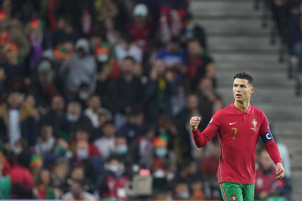 Ronaldo assistiu um dos golos de Portugal frente à Macedónia do Norte. Foto: Hugo Delgado/EPA