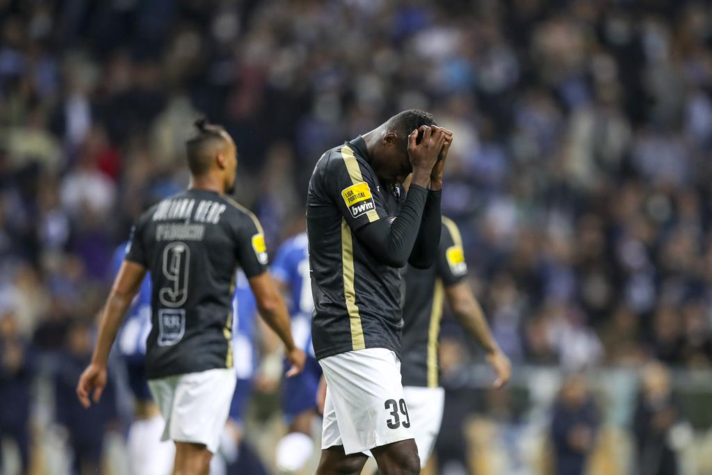 Aponza, do Portimonense, reage à goleada sofrida contra o FC Porto. Foto: José Coelho/Lusa
