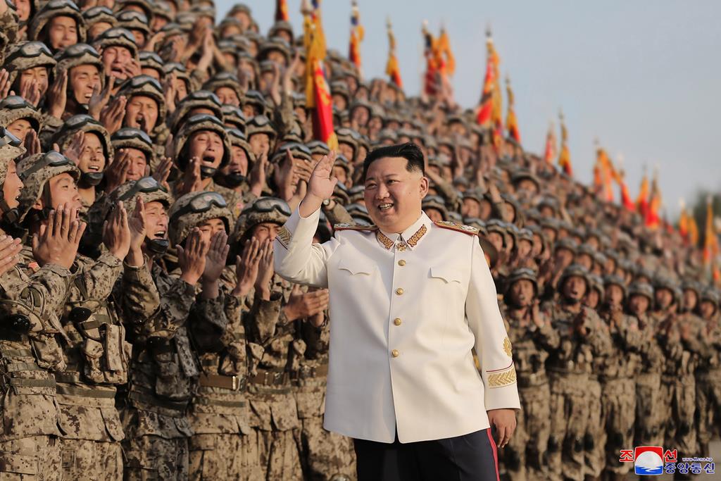 Kim Jong-Un espera que "cooperação estratégica e tática entre os dois países se torne mais estreita".  Foto: KCNS/EPA