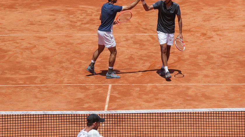 A dupla de tenistas portuguesa Nuno Borges e Francisco Cabral passou à final de pares do Estoril Open 2022 Foto: Tiago Petinga/Lusa