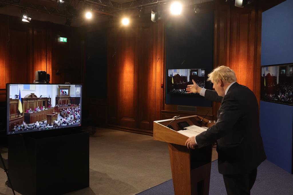 Boris Jonhson, primeiro-ministro do Reino Unido, fala ao Parlamento da Ucrânia Foto: Andrew Parsons/10 Downing Street Handout/EPA