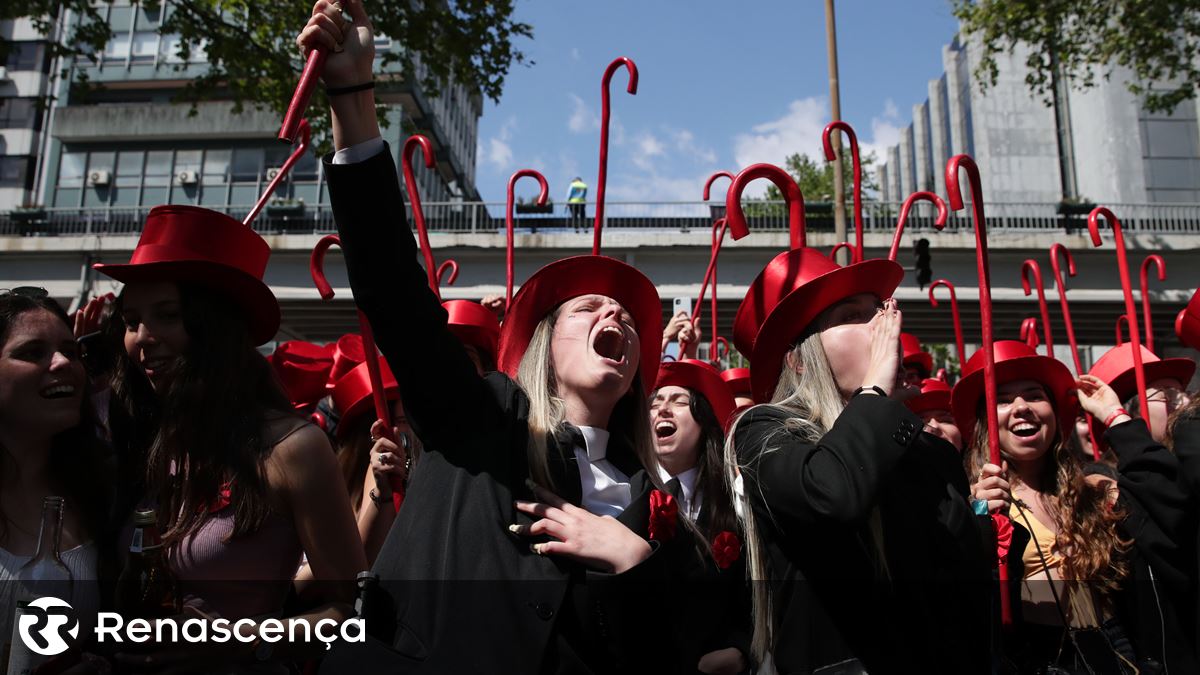 PS diz ser inaceitável que jovens incluídos no IRS dos pais não tenham devolução de propinas