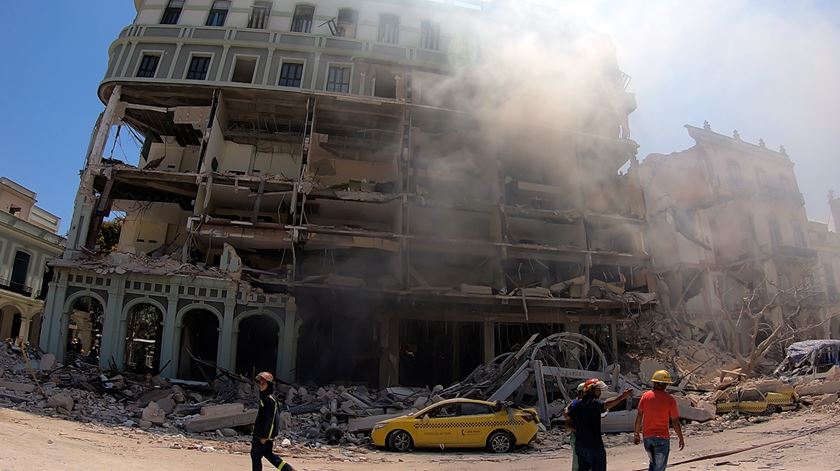 explosão no Hotel Saratoga em Havana Foto: Ernesto Mastrascusa/EPA