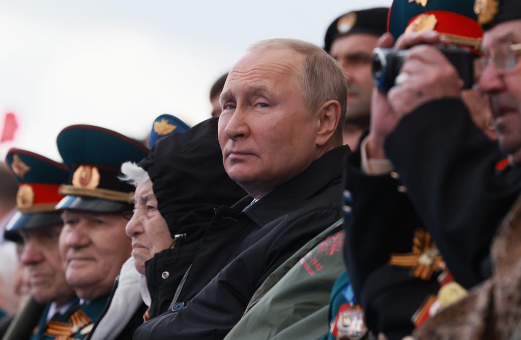 Vladimir Putin na parada do Dia da Vitória, em Moscovo, em maio do ano passado. Foto: Mikhail Metzel/EPA