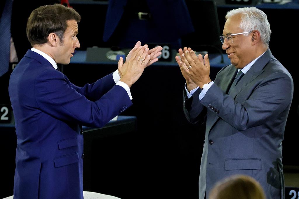 Emmanuel Macron e António Costa Foto: Ronald Wittek/EPA