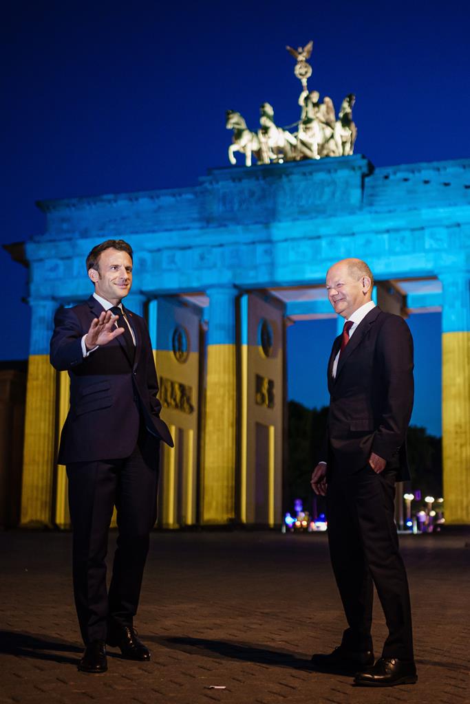 Presidente de França, Emmanuel Macron, e o chanceler alemão, Olaf Scholz. Foto: Clemens Bilan/EPA