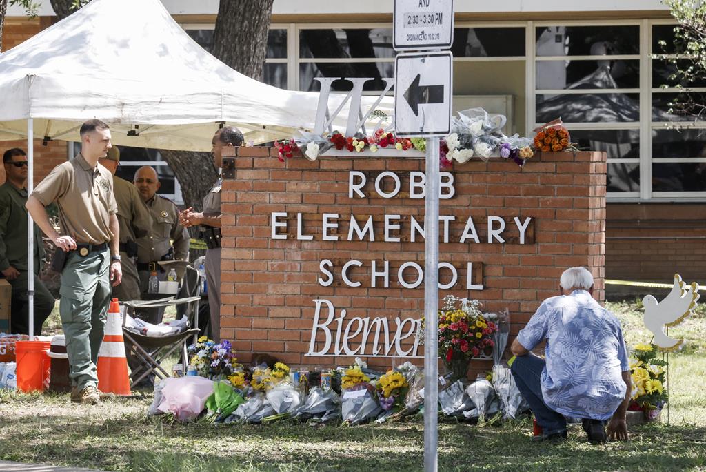 Escola primária Robb no Texas cenário de um tiroteio que matou 19 crianças e dois professores Foto: Tannen Maury/EPA