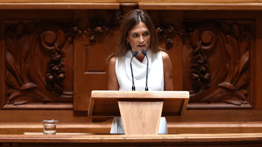 Isabel Moreira denuncia ofensas do Chega a deputadas, Ventura pondera avançar na justiça
