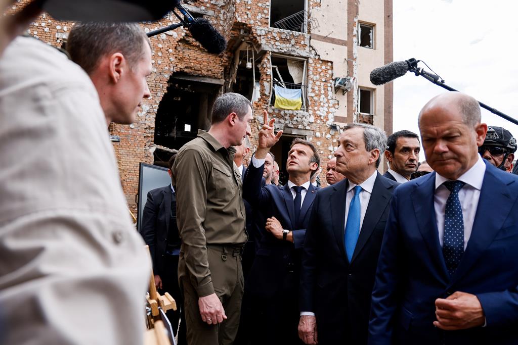 Mario Draghi, Emmanuel Macron e Olaf Scholz visitaram Irpin. Foto: Ludovic Marin/Pool/EPA
