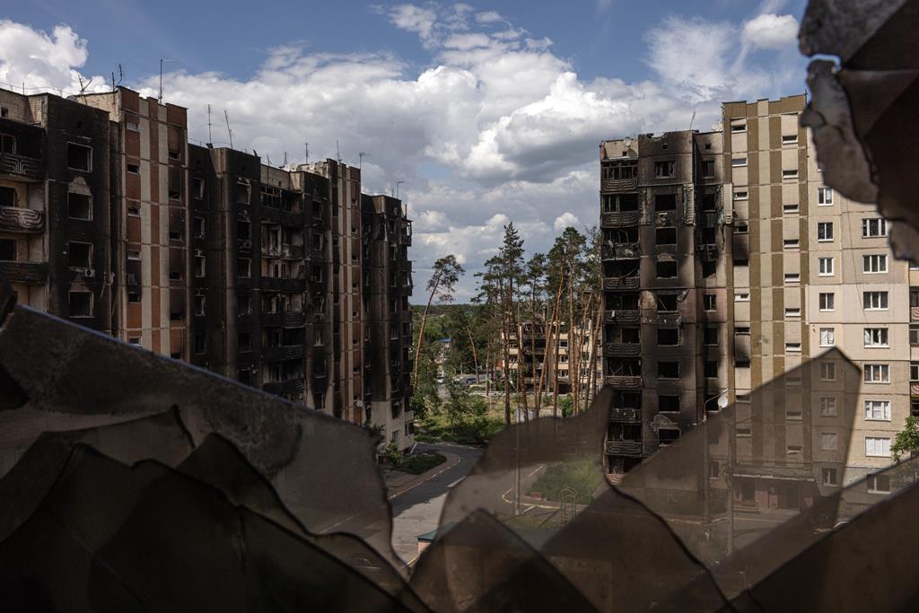 guerra na Ucrânia - destruição em Irpin Foto: Roman Pilipey/EPA