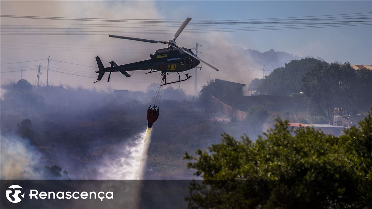 Helicóptero de combate a fogos retirado de Moura. Câmara não foi avisada