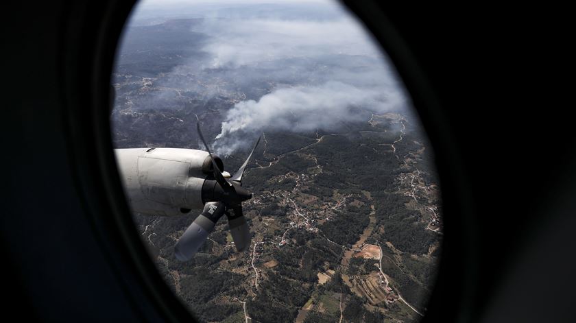 Imagem aérea do incêndio de Ourém, distrito de Santarém. Foto: Miguel A. Lopes/Lusa