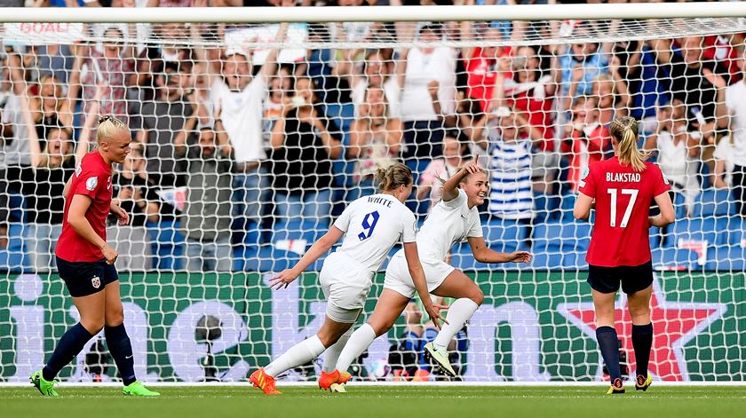 White marcou dois golos no Euro 2022. Foto: Vincent Mignott/EPA