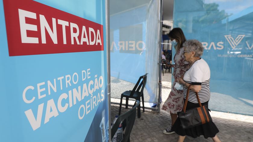 Arranque da campanha de vacinação sazonal contra a gripe e a covid-19. Foto: Miguel A. Lopes/Lusa