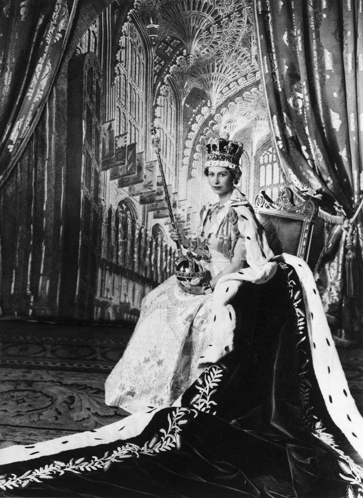 Coroação da rainha Isabel II na abadia de Westminster a 2 de junho de 1953. Foto: Cecil Beaton/EPA