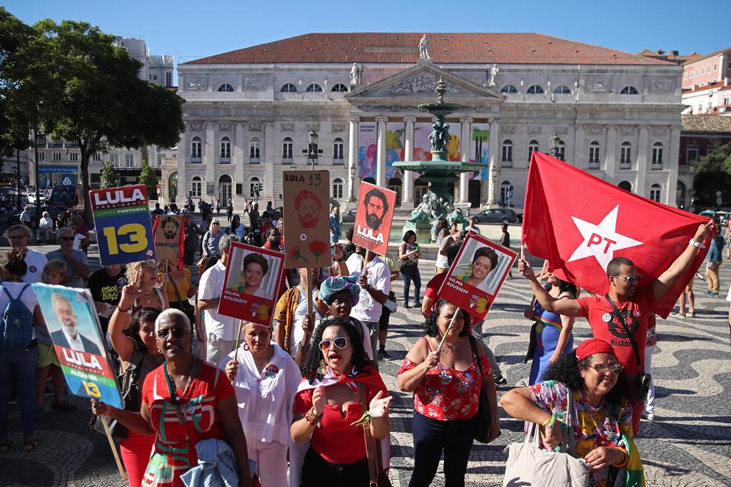 Comício de apoio ao candidato Lula da Silva em Lisboa. Foto: António Pedro Santos/Lusa
