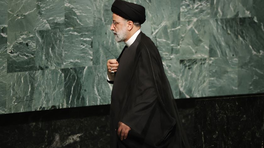 Presidente iraniano anuncia investigação a morte de Mahsa