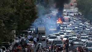 UE condena uso generalizado e desproporcionado da força contra manifestantes no Irão