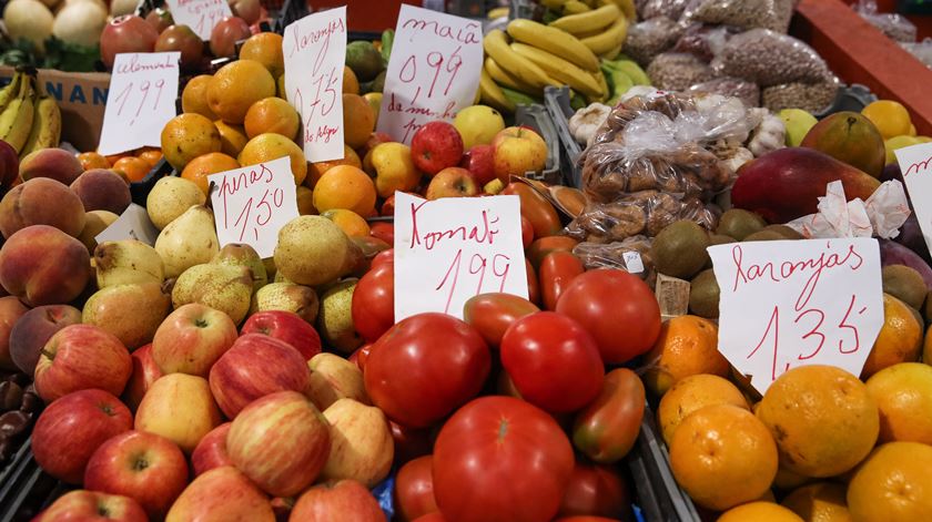 Fiscalizar IVA 0% em frutas e legumes. Ministro vive “num mundo teórico”